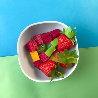 A bacia de alimentação do silicone da categoria do comida para bebê personalizou a forma redonda
