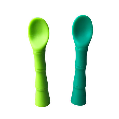A colher de bambu dos produtos livres lisos do silicone do bebê de BPA personalizou tamanhos